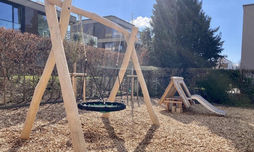 Akidemy ZK - Spielplatz Schaukel